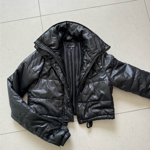 FASHION NOVA CROPPED PUFFER - Picture 2 of 3